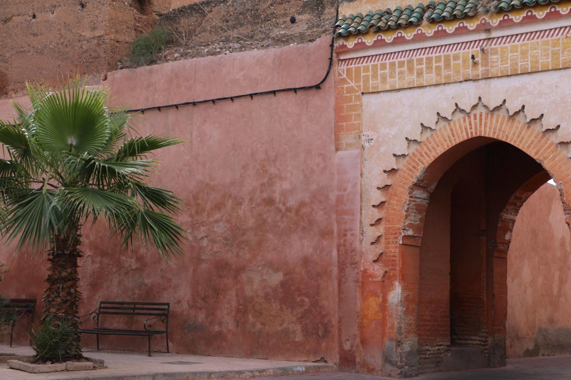 Riad Awinati Location Privatisee ,Piscine Chauffee , Beau Rooftop Hotel Marrakesh Exterior photo